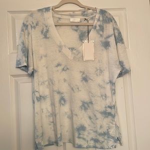 7forallmankind tie-dye V neck shirt